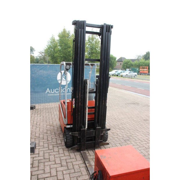 2005 BT CB15T-44908281