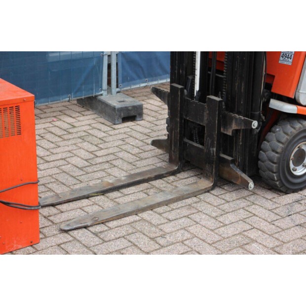 2005 BT CB15T-44908284