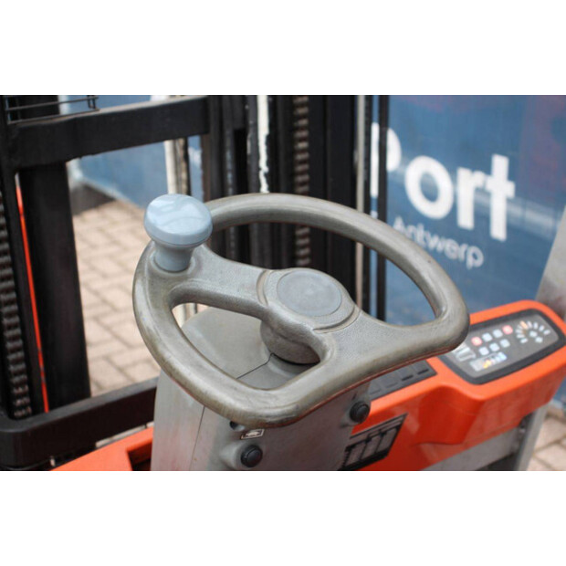 2005 BT CB15T-44908290