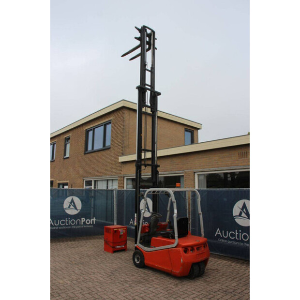 2005 BT CB15T-44908302