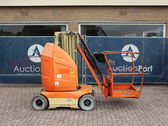 2011-jlg-toucan-10e-1404484-44908305