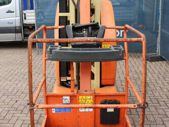 2011-jlg-toucan-10e-1404484-44908307