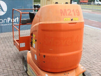 2011-jlg-toucan-10e-1404484-44908309