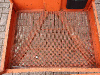 2011-jlg-toucan-10e-1404484-44908317