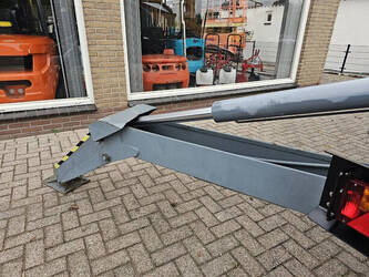 2004-niftylift-210-1404494-44908571