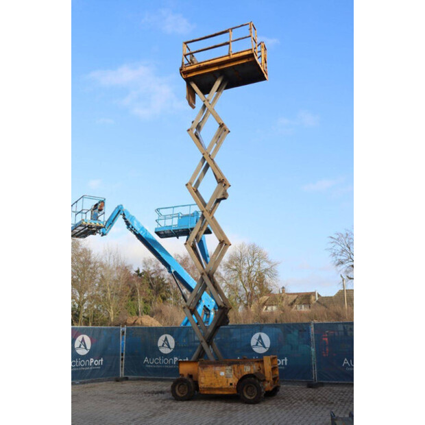 2000 جيني GS-3268 RT-44909351