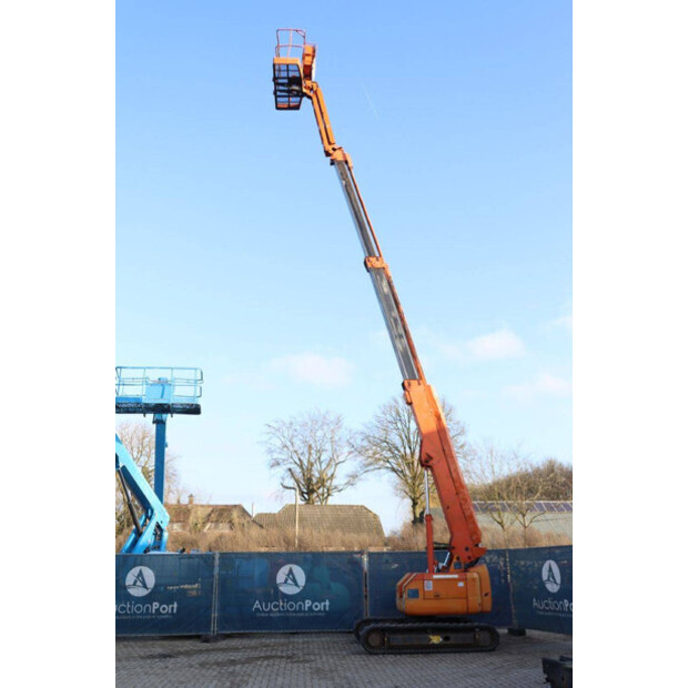 2004 Hitachi HX140B-44909384