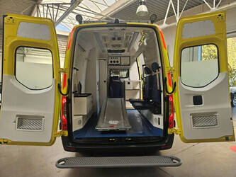 2019-mercedes-benz-sprinter-1404529-44909576