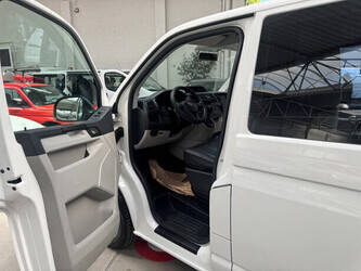 2017-volkswagen-transporter-1404530-44909615