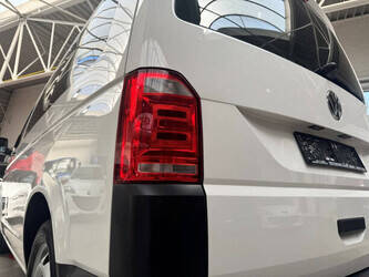2017-volkswagen-transporter-1404530-44909628