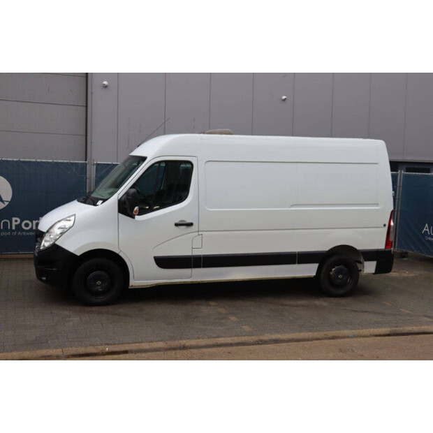 2016 رينو Master-44909733