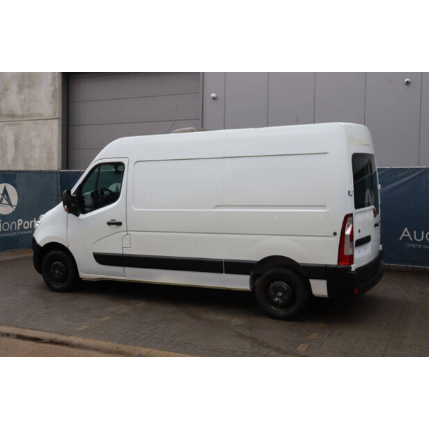 2016 رينو Master-44909735