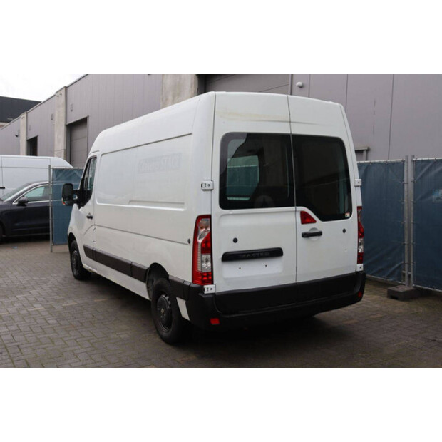 2016 رينو Master-44909736