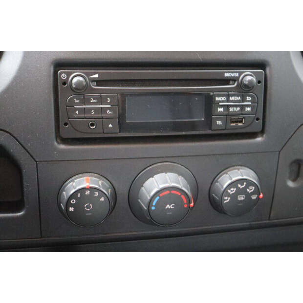 2016 رينو Master-44909757