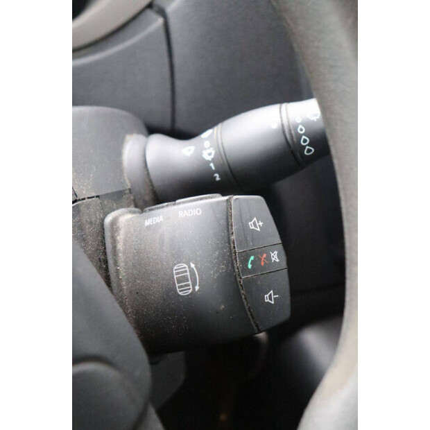 2016 رينو Master-44909759