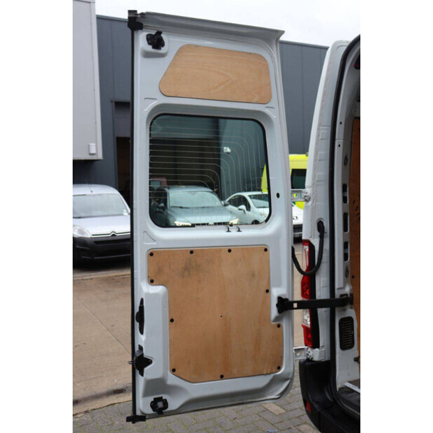 2016 رينو Master-44909763