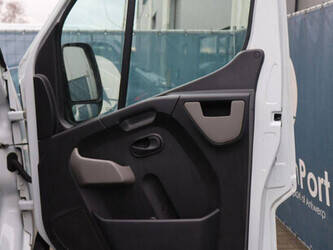 2016-renault-master-1404533-44909771