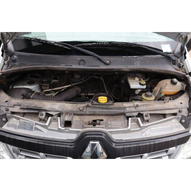 2016 رينو Master-44909774