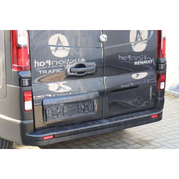 2020 Renault Trafic-44909845