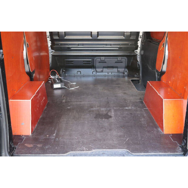 2020 Renault Trafic-44909850