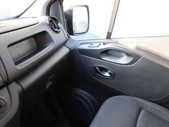 2020-renault-trafic-1404535-44909870