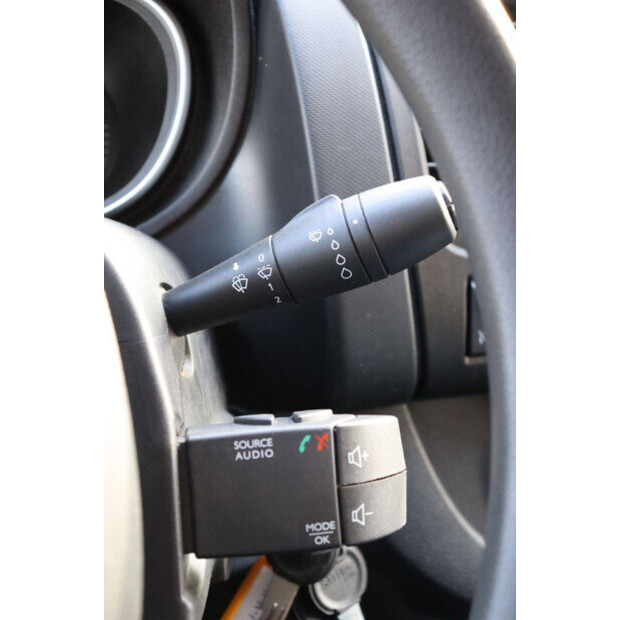 2020 Renault Trafic-44909882