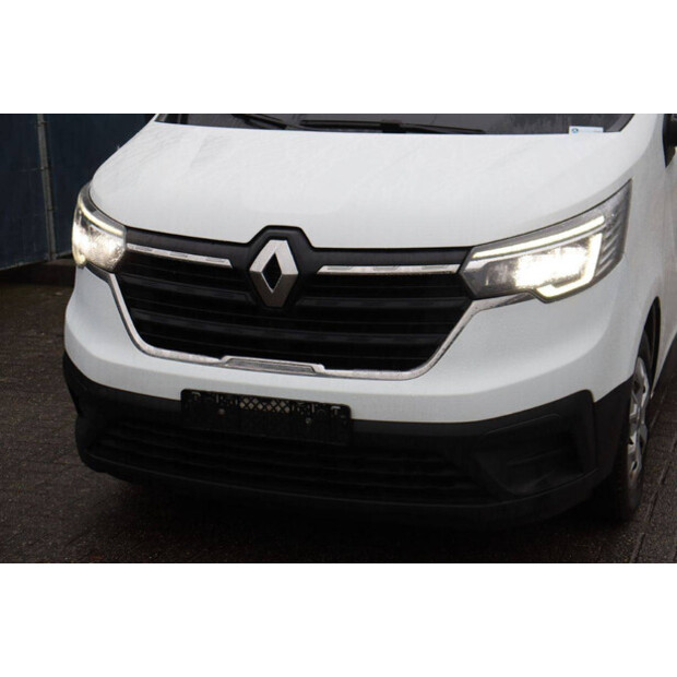 Renault Trafic-44909970