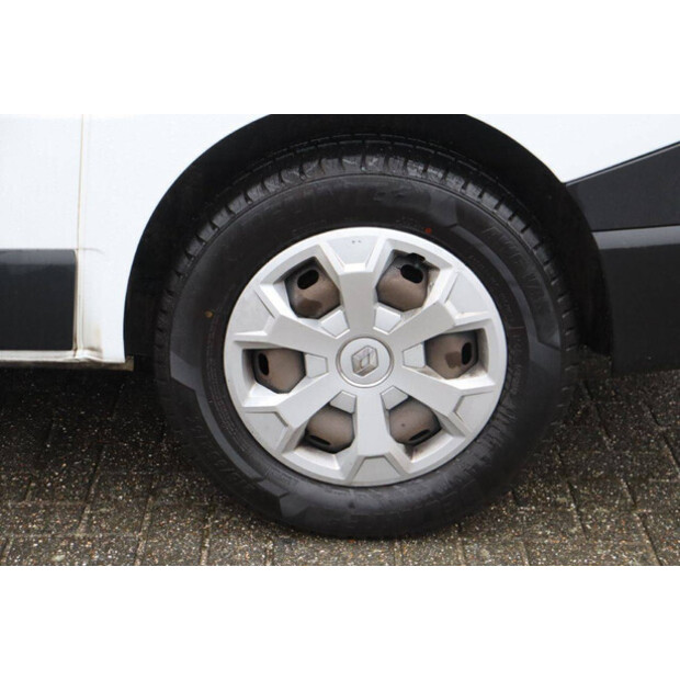 Renault Trafic-44909973