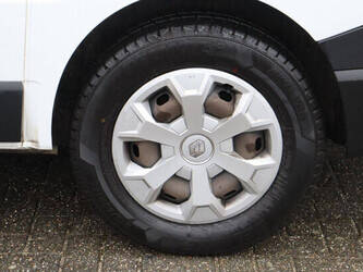 renault-trafic-1404538-44909973