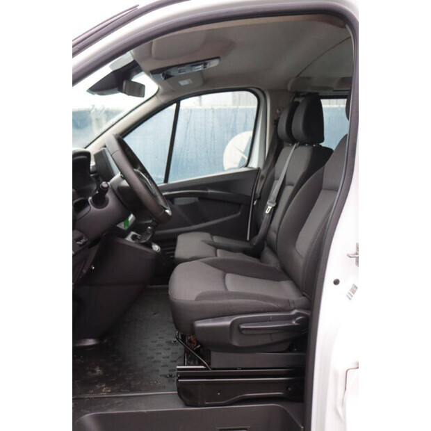 Renault Trafic-44909978