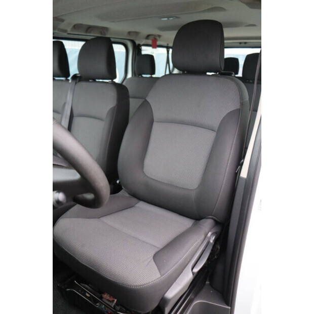 Renault Trafic-44909979