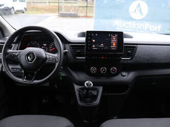 renault-trafic-1404538-44909997