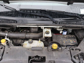 renault-trafic-1404538-44910003