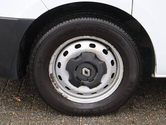 renault-trafic-1404540-44910060