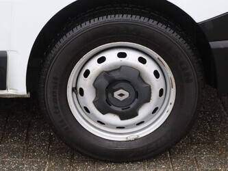 renault-trafic-1404540-44910061