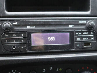 renault-trafic-1404540-44910075