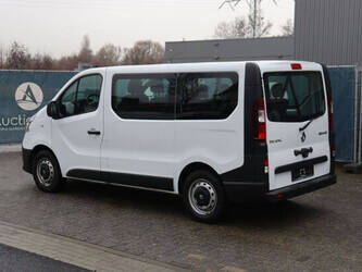 2020-renault-trafic-1404541-44910095