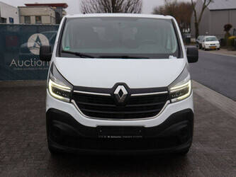2020-renault-trafic-1404541-44910100