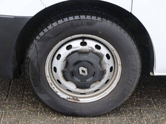 2020-renault-trafic-1404541-44910104