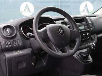 2020-renault-trafic-1404541-44910113