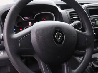 2020-renault-trafic-1404541-44910115