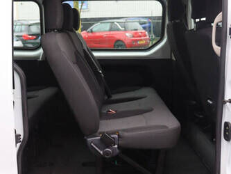 2020-renault-trafic-1404541-44910126