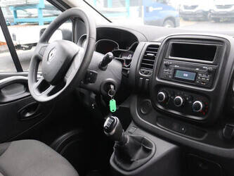 2020-renault-trafic-1404541-44910131