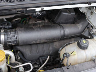 2020-renault-trafic-1404541-44910136