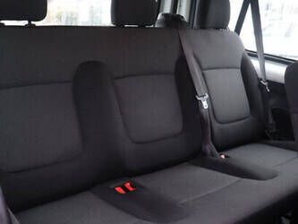 renault-trafic-1404542-44910171