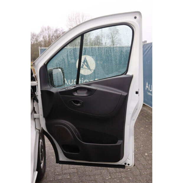 Renault Trafic-44910172