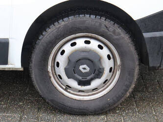 2019-renault-trafic-1404543-44910191