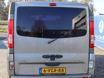 2010-opel-vivaro-2-2-0cdti-44910281