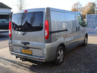 2010-opel-vivaro-2-2-0cdti-44910282