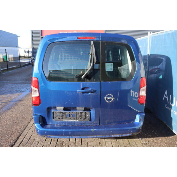 2021 أوبل COMBO-44910340